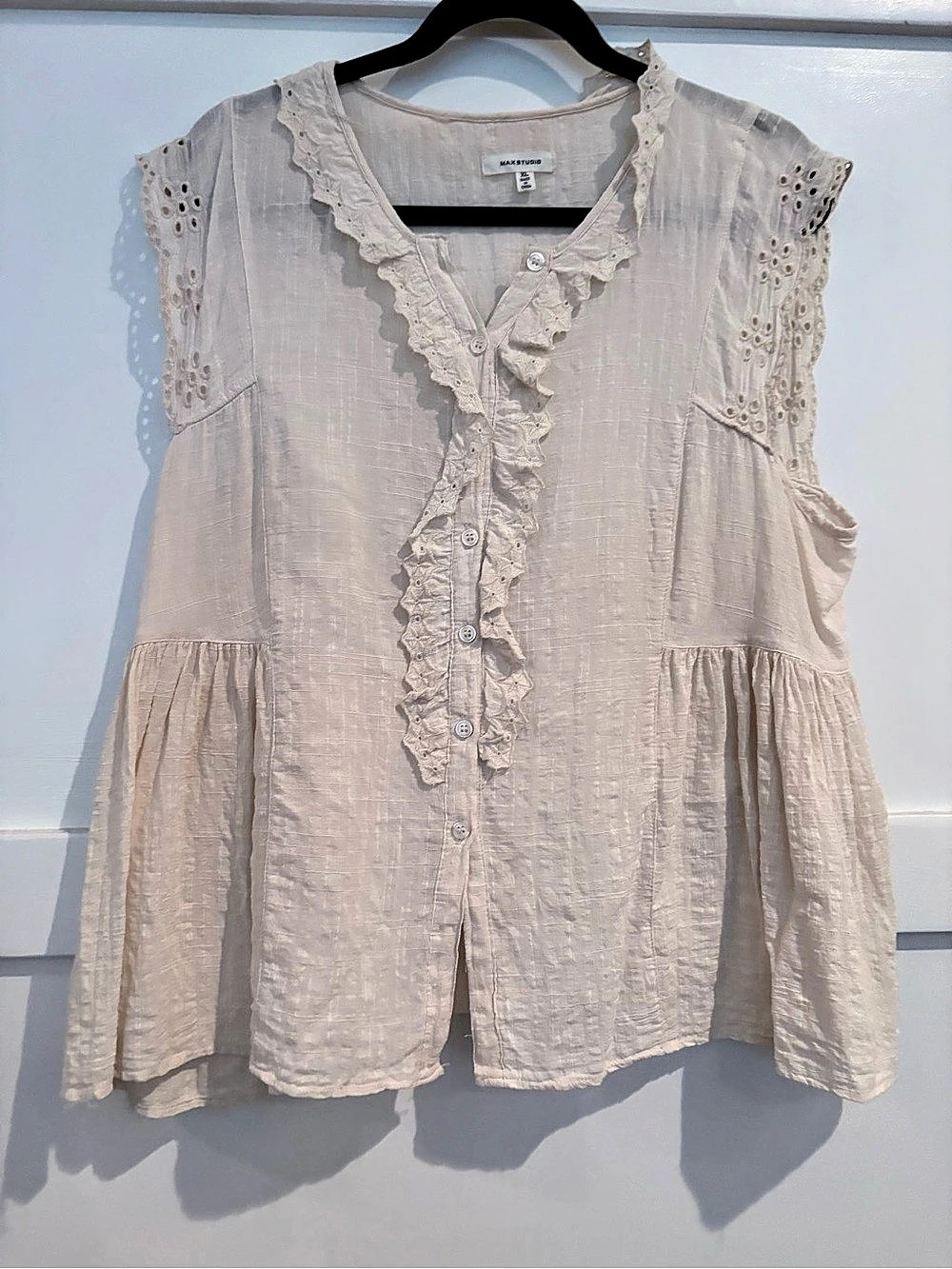 Max Studio Sleeveless Button Front Eyelet Top Cream XL